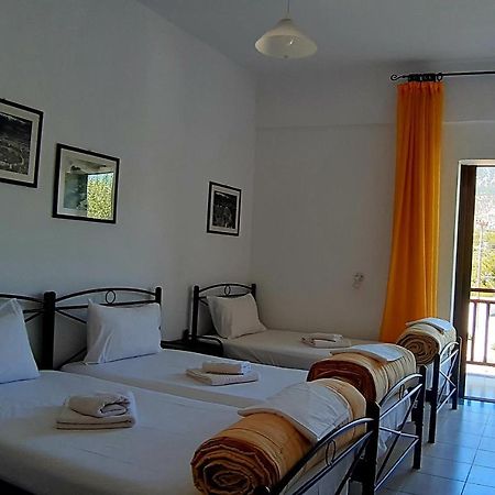 Platanos Rooms Sinoikismos Kambos Екстер'єр фото