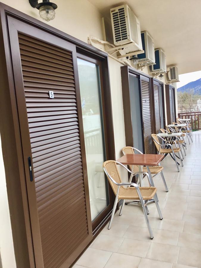 Platanos Rooms Sinoikismos Kambos Екстер'єр фото